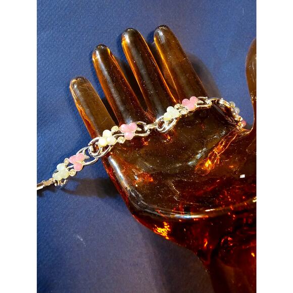 Pretty pink and pearl cabochon bracelet silver toned - Picture 2 of 6